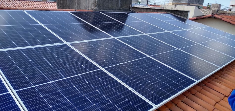 Sistema fotovoltaico destinado para residência e farmárcia